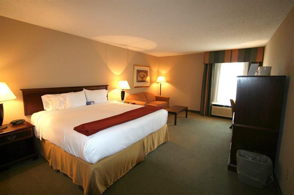 Holiday Inn Express Hotel Kansas City - Bonner Springs By Ihg Экстерьер фото
