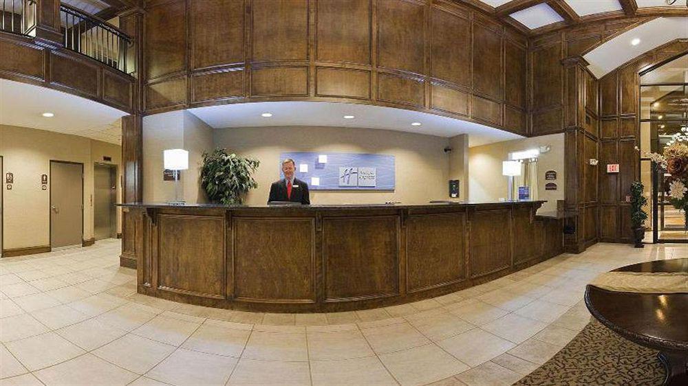 Holiday Inn Express Hotel Kansas City - Bonner Springs By Ihg Экстерьер фото