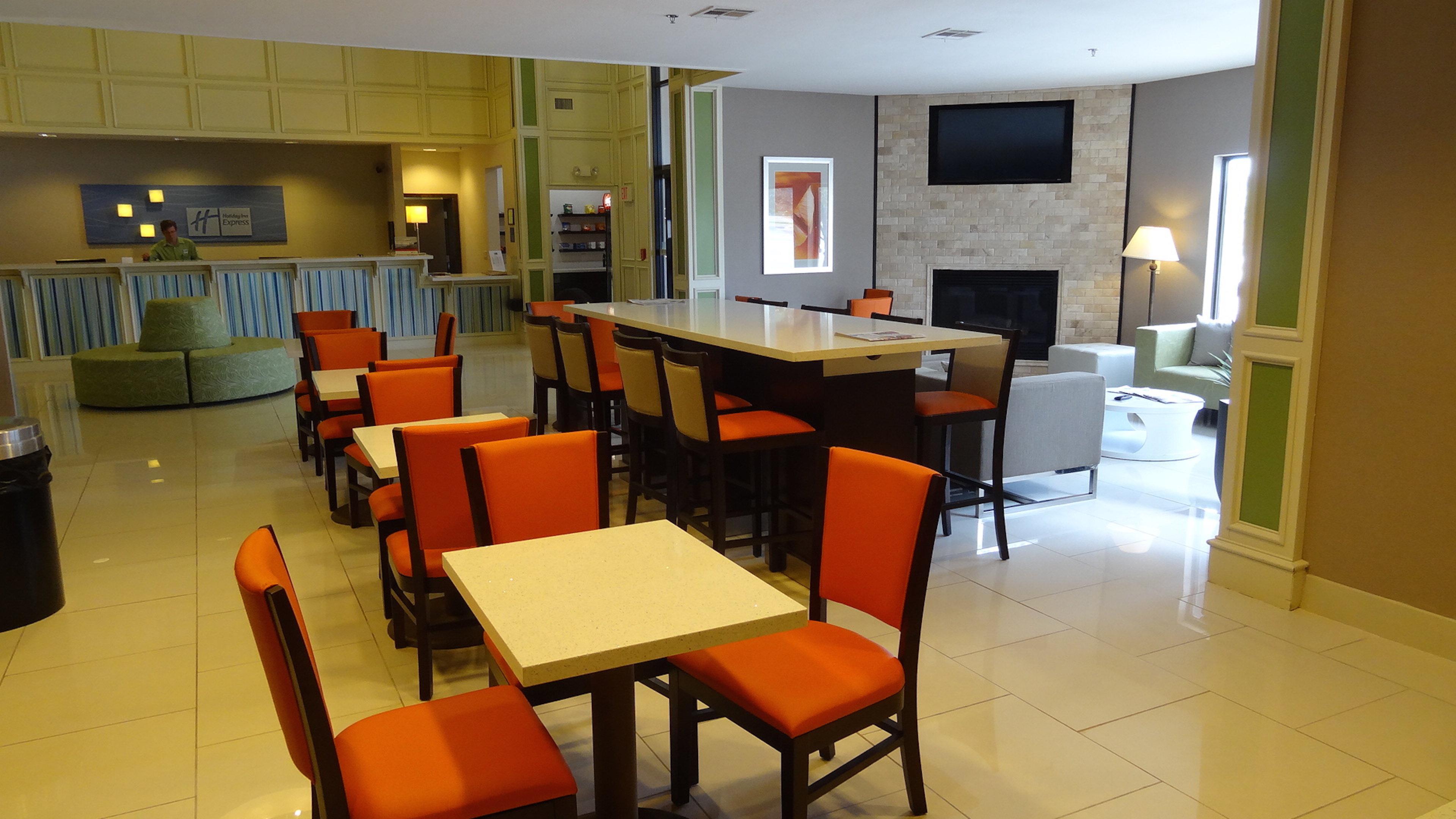 Holiday Inn Express Hotel Kansas City - Bonner Springs By Ihg Экстерьер фото