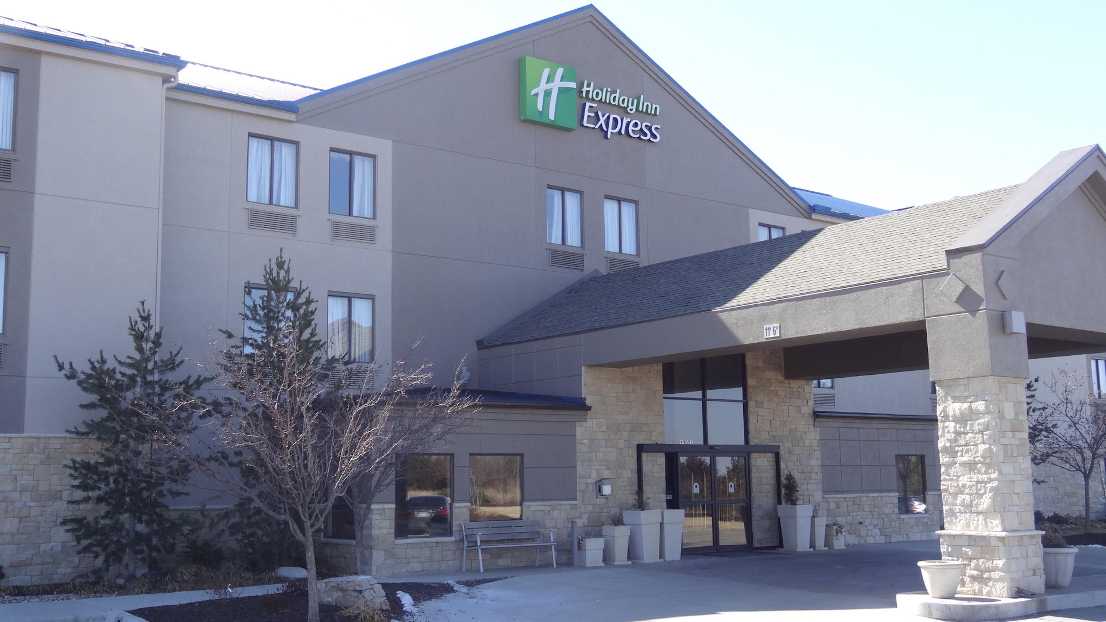 Holiday Inn Express Hotel Kansas City - Bonner Springs By Ihg Экстерьер фото