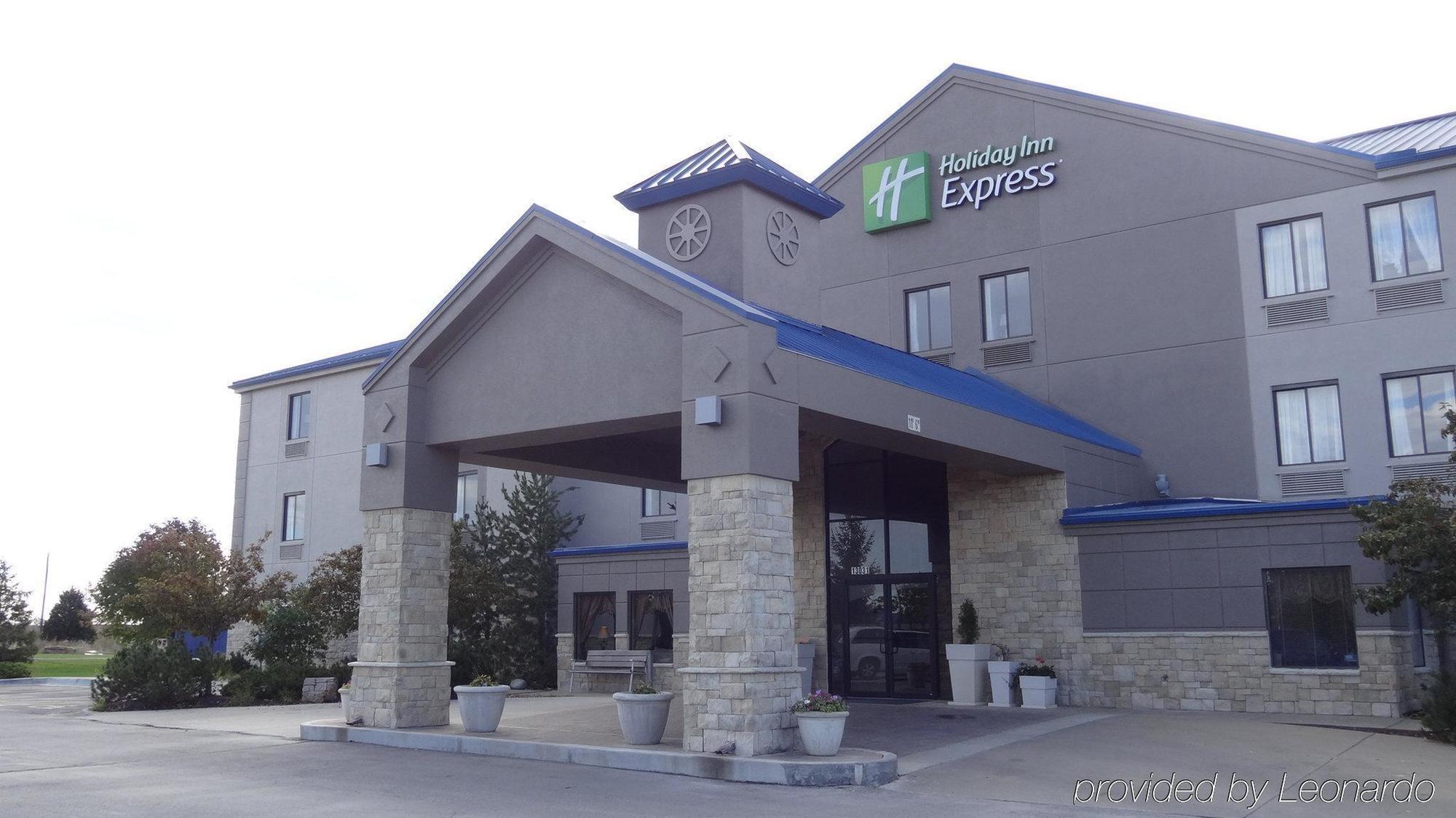 Holiday Inn Express Hotel Kansas City - Bonner Springs By Ihg Экстерьер фото
