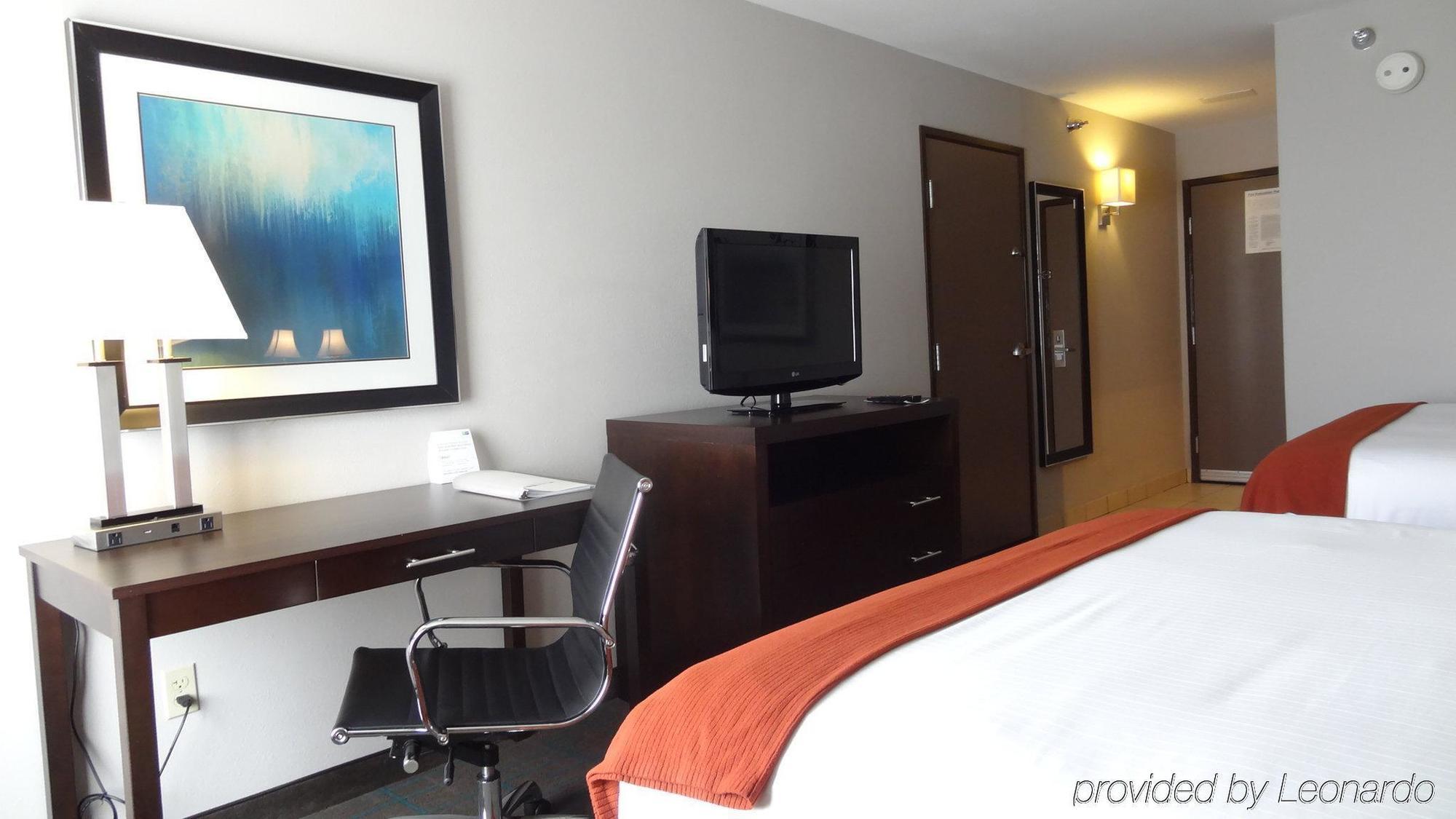 Holiday Inn Express Hotel Kansas City - Bonner Springs By Ihg Экстерьер фото